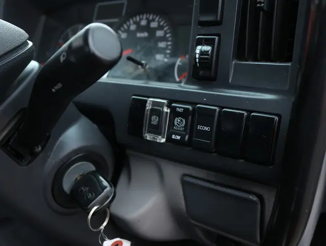 いすゞ エルフ TPG-NJR85AD(2WD)の写真38