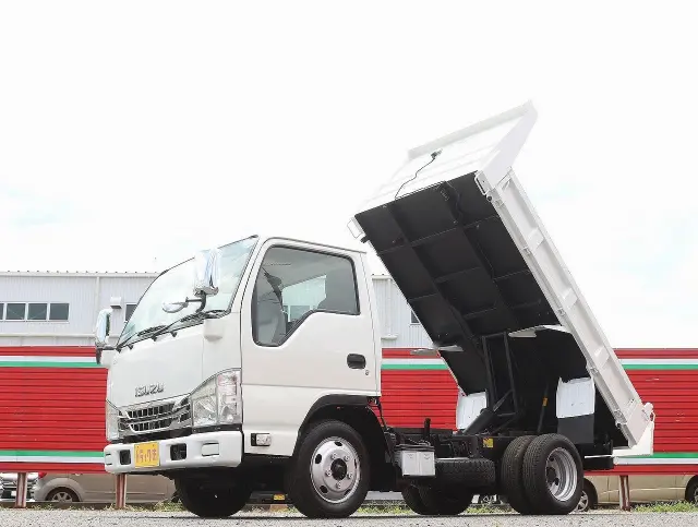 いすゞ エルフ BKG-NJR85AD(2WD)の写真1
