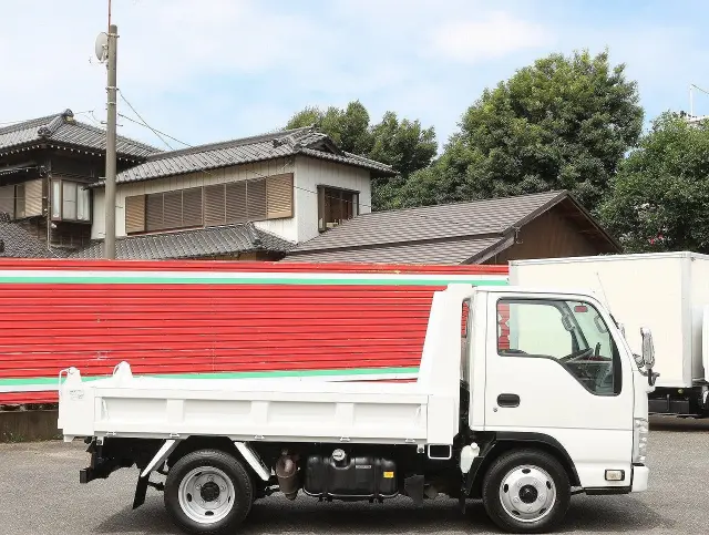 いすゞ エルフ BKG-NJR85AD(2WD)の写真5