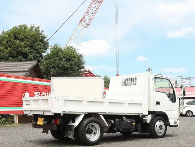 いすゞ エルフ BKG-NJR85AD(2WD)の写真6