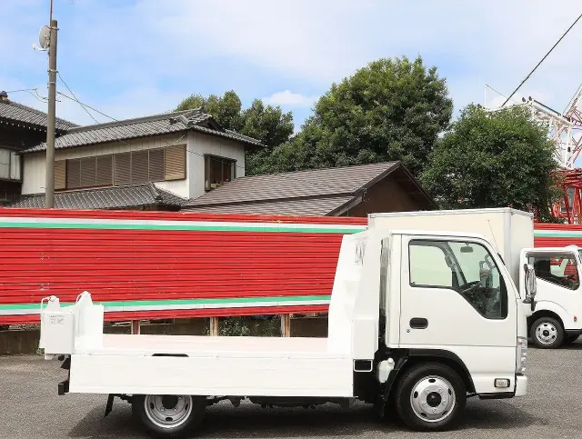 いすゞ エルフ BKG-NJR85AD(2WD)の写真10