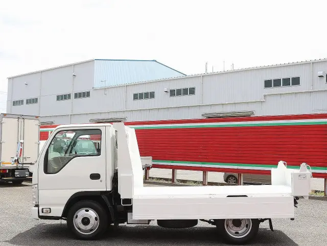 いすゞ エルフ BKG-NJR85AD(2WD)の写真11