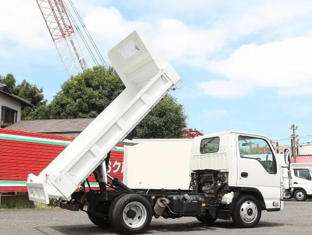 いすゞ エルフ BKG-NJR85AD(2WD)の写真18