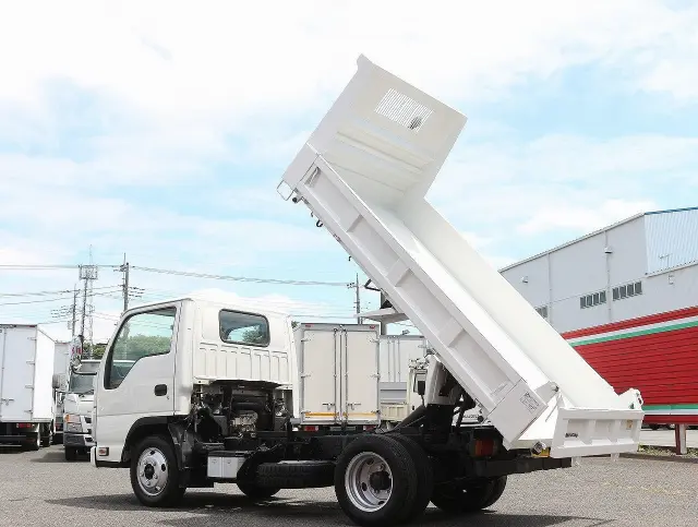 いすゞ エルフ BKG-NJR85AD(2WD)の写真20