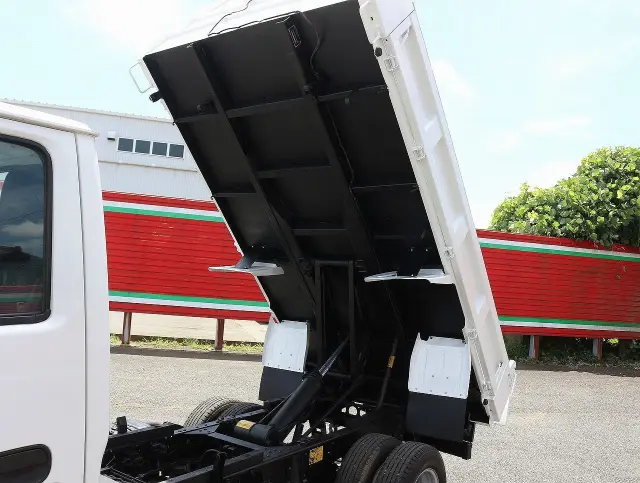いすゞ エルフ BKG-NJR85AD(2WD)の写真21