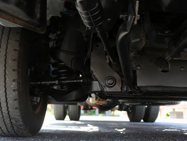 いすゞ エルフ BKG-NJR85AD(2WD)の写真28