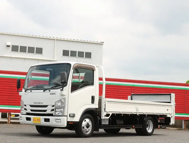いすゞ エルフ TRG-NPR85AR(2WD)の写真1