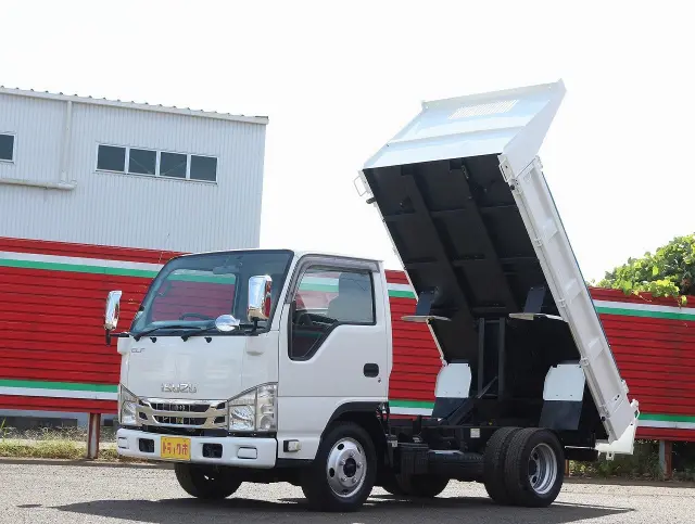 いすゞ エルフ TPG-NJR85AD(2WD)の写真1