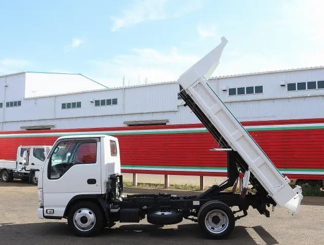 いすゞ エルフ TPG-NJR85AD(2WD)の写真30