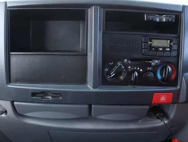いすゞ エルフ TPG-NJR85AD(2WD)の写真44
