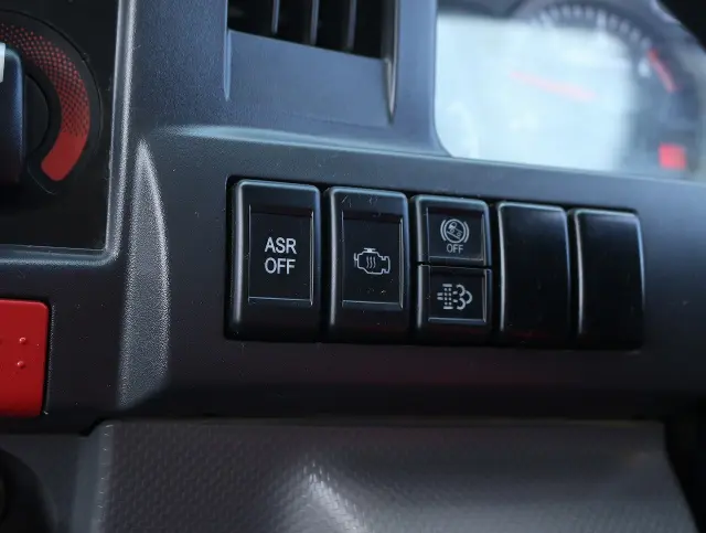 いすゞ エルフ TPG-NJR85AD(2WD)の写真45