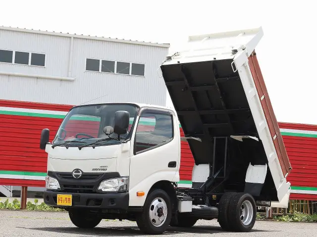日野 デュトロ TKG-XZU675T(4WD)の写真1