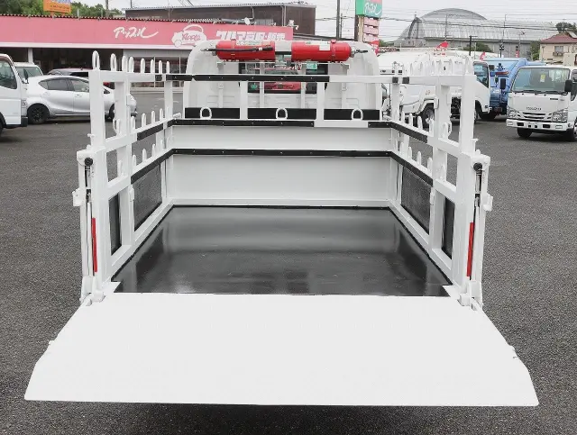 いすゞ エルフ TRG-NJR85A(2WD)の写真4