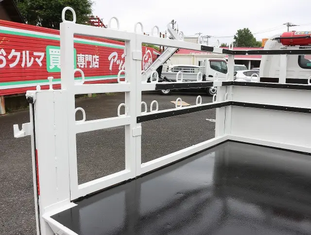 いすゞ エルフ TRG-NJR85A(2WD)の写真21