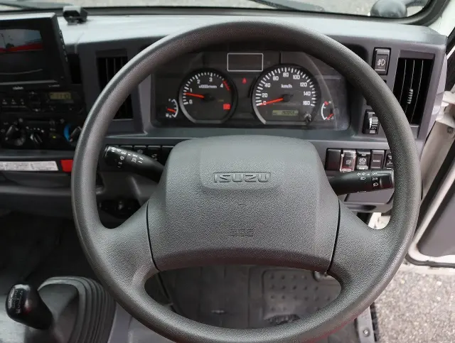 いすゞ エルフ TRG-NJR85A(2WD)の写真32
