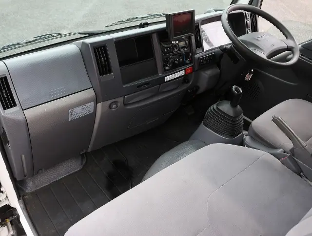 いすゞ エルフ TRG-NJR85A(2WD)の写真41