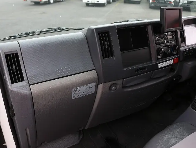 いすゞ エルフ TRG-NJR85A(2WD)の写真43