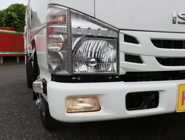 いすゞ エルフ TRG-NJR85A(2WD)の写真49