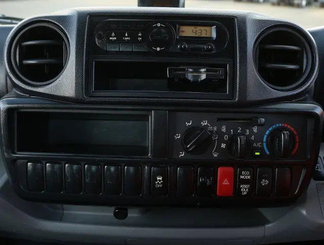 日野 デュトロ TKG-XZU605M(2WD)の写真38