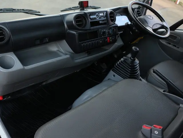 日野 デュトロ TKG-XZU605M(2WD)の写真41
