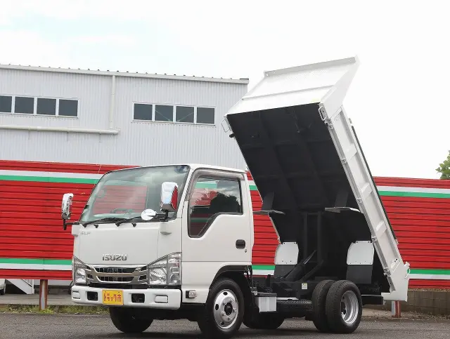 いすゞ エルフ TPG-NKR85AD(2WD)の写真1