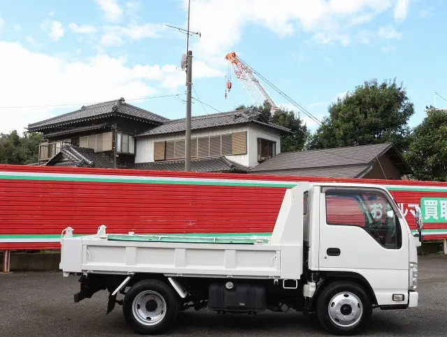 いすゞ エルフ TPG-NKR85AD(2WD)の写真5