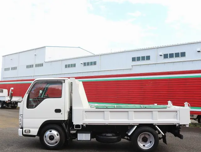 いすゞ エルフ TPG-NKR85AD(2WD)の写真8