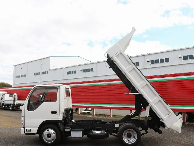 いすゞ エルフ TPG-NKR85AD(2WD)の写真26
