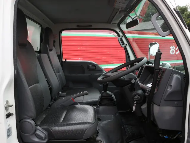 いすゞ エルフ TPG-NKR85AD(2WD)の写真33