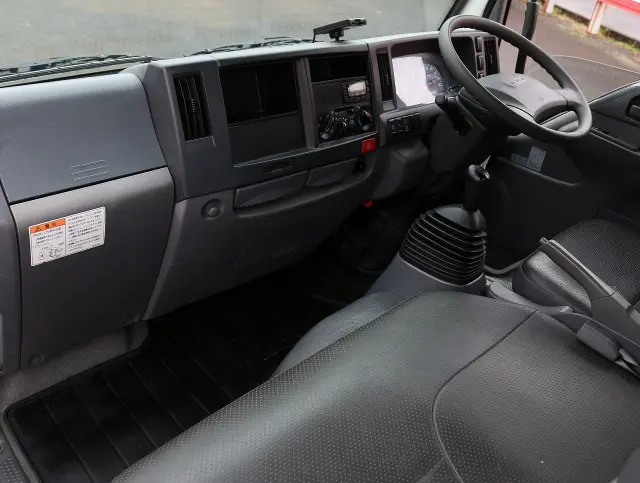 いすゞ エルフ TPG-NKR85AD(2WD)の写真44