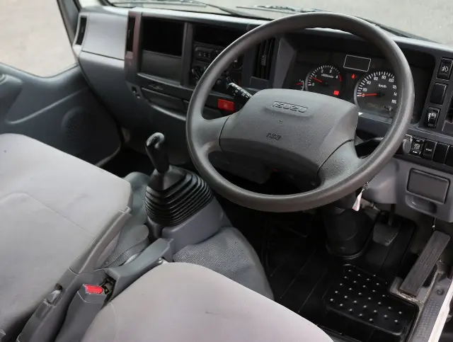 いすゞ エルフ TRG-NJR85A(2WD)の写真27