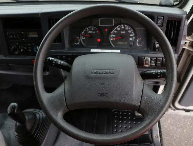 いすゞ エルフ TRG-NJR85A(2WD)の写真31