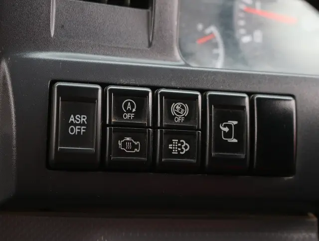 いすゞ エルフ TRG-NJR85A(2WD)の写真35