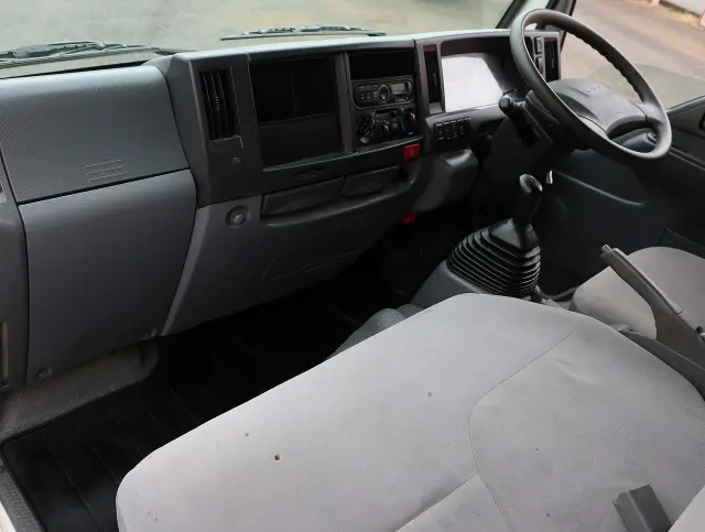 いすゞ エルフ TRG-NJR85A(2WD)の写真37