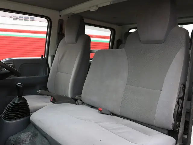 いすゞ エルフ TRG-NJR85A(2WD)の写真39