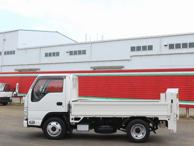 いすゞ エルフ TRG-NJS85A(4WD)の写真8