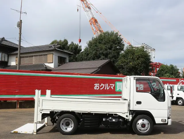 いすゞ エルフ TRG-NJS85A(4WD)の写真14