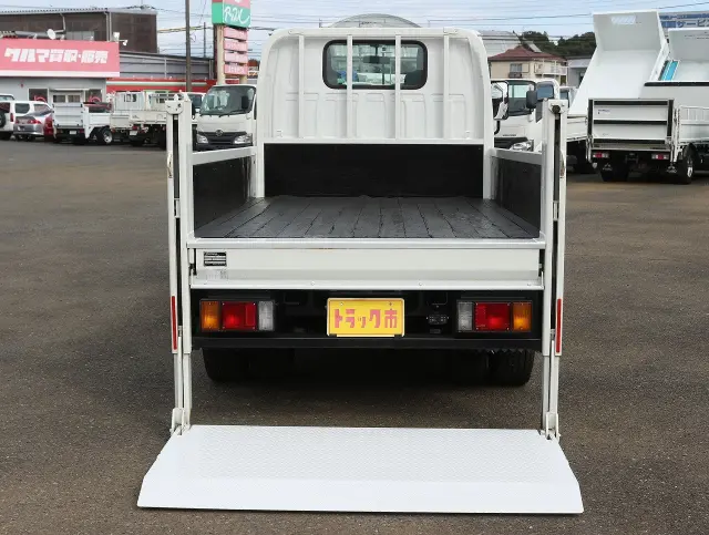 いすゞ エルフ TRG-NJS85A(4WD)の写真16