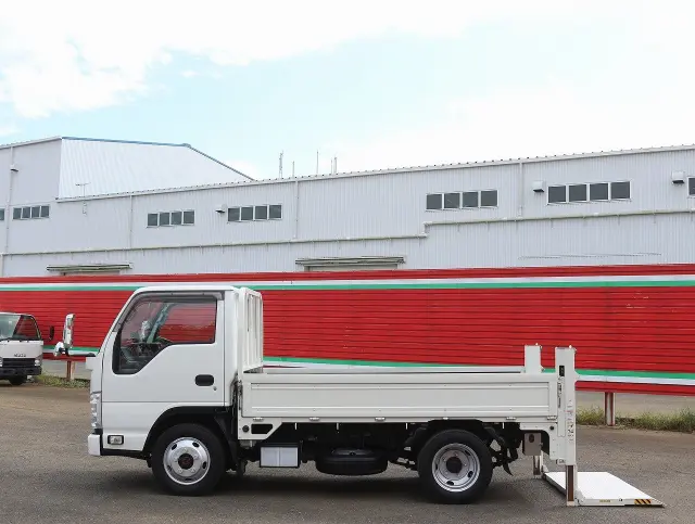 いすゞ エルフ TRG-NJS85A(4WD)の写真21