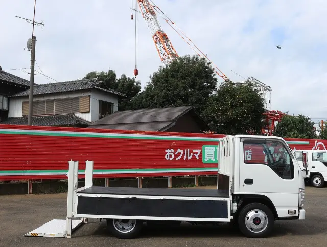 いすゞ エルフ TRG-NJS85A(4WD)の写真22