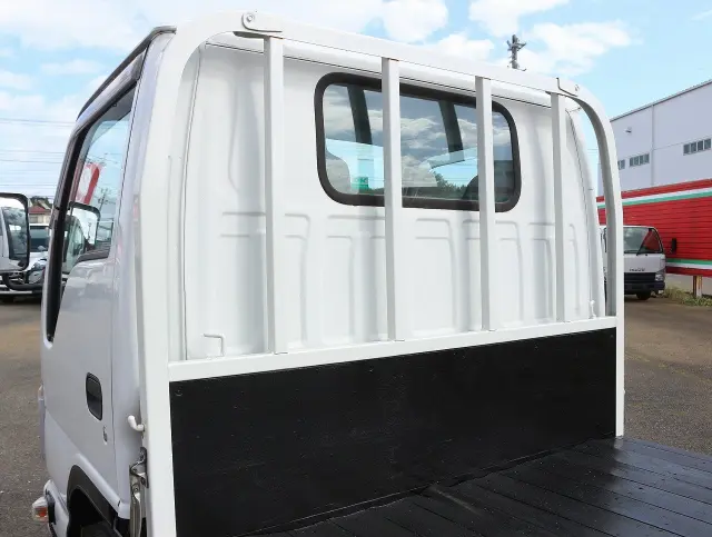 いすゞ エルフ TRG-NJS85A(4WD)の写真28