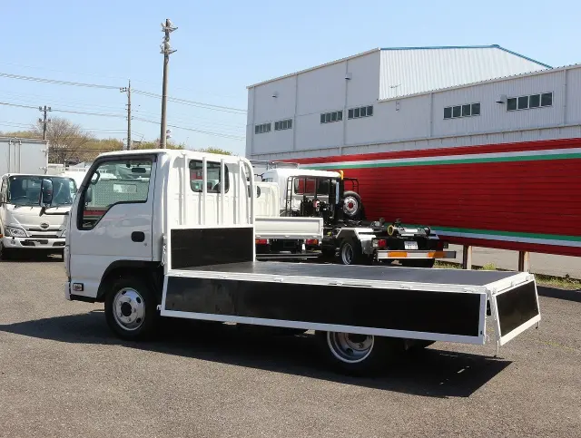 いすゞ エルフ TPG-NJS85A(4WD)の写真17