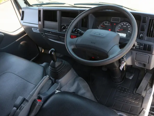 いすゞ エルフ TPG-NJS85A(4WD)の写真30