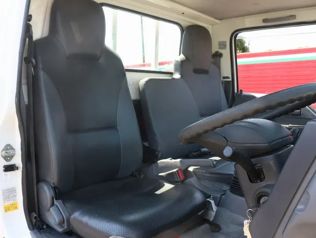 いすゞ エルフ TPG-NJS85A(4WD)の写真32