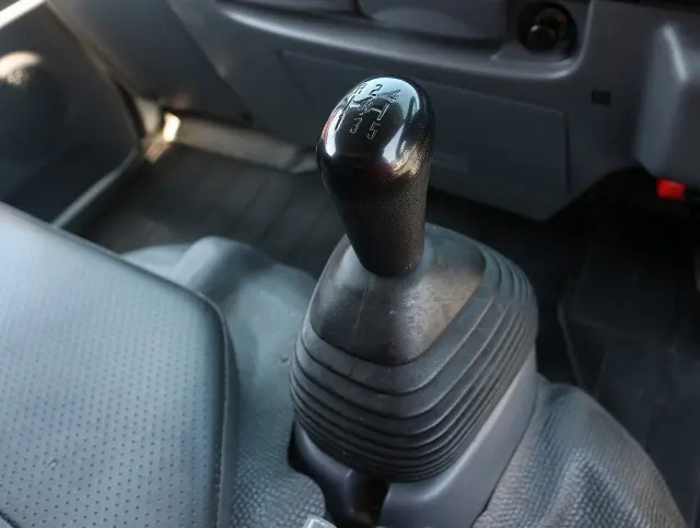 いすゞ エルフ TPG-NJS85A(4WD)の写真37