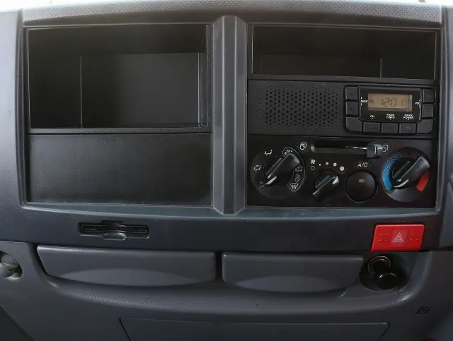 いすゞ エルフ TPG-NJS85A(4WD)の写真38