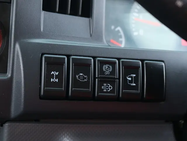 いすゞ エルフ TPG-NJS85A(4WD)の写真39