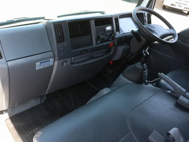 いすゞ エルフ TPG-NJS85A(4WD)の写真42