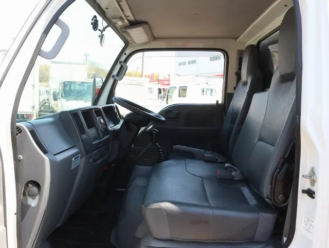 いすゞ エルフ TPG-NJS85A(4WD)の写真43