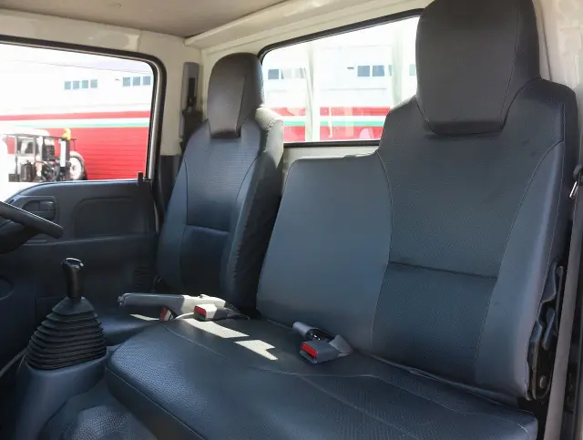 いすゞ エルフ TPG-NJS85A(4WD)の写真44